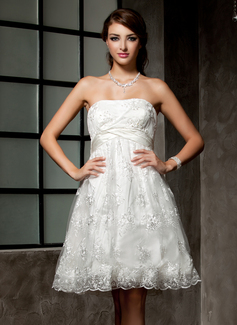 Robe de Mariée Empire Sans bretelles Mi-longues Satin Dentelle Robe de Mariée avec Ondulé Perlé (002000221) Robe de Mariée Empire Sans bretelles Mi-longues Satin Dentelle Robe de Mariée avec Ondulé Perlé (002000221)