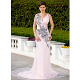 Gaine Col V Traine courte Satin Tulle Dentelle Robe de Soirée avec Ondulé Perles Appliques (017017399)